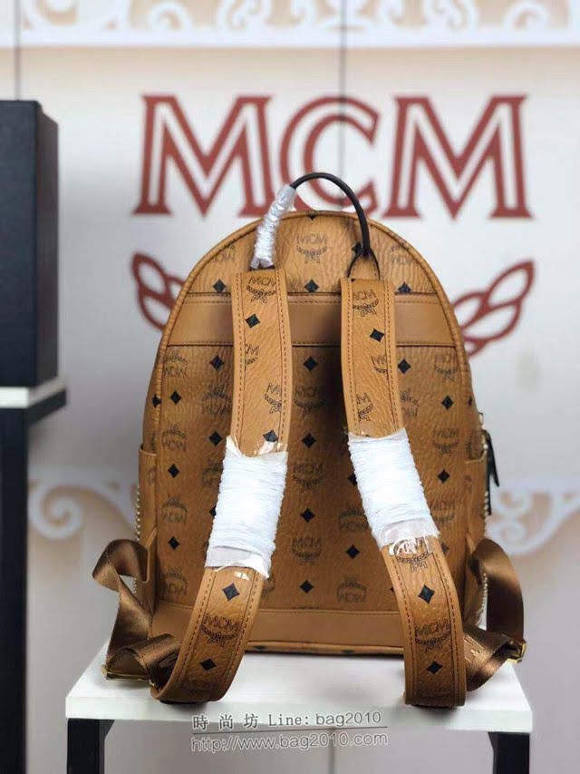 MCM雙肩背包 原單 5927小號 Gunta“M”字形鉚釘背包 金屬鉚釘 MCM女背包  mdmc1136
